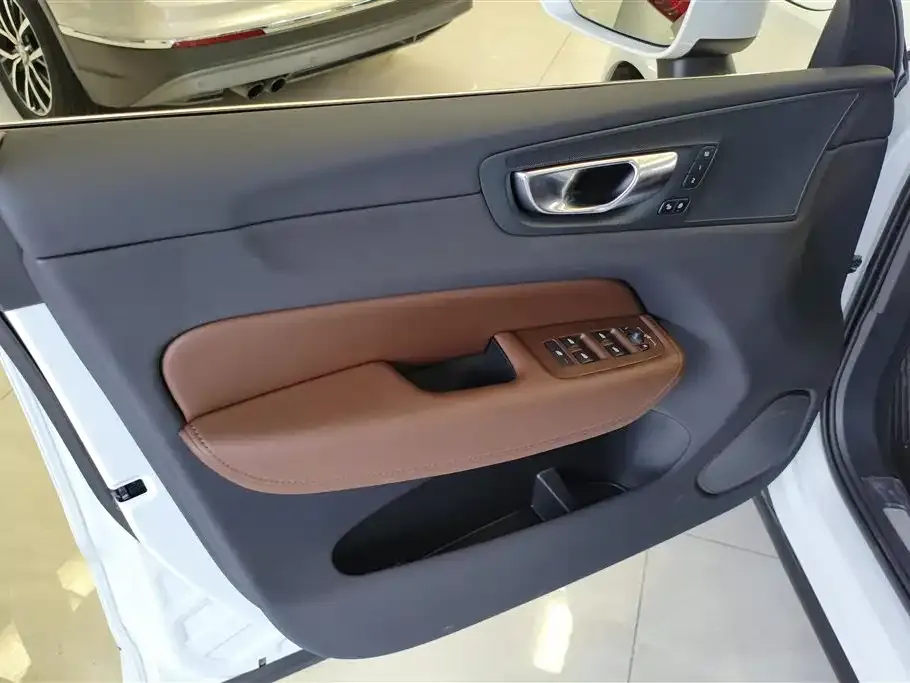 Volvo XC60 2025 из CN, фото 9