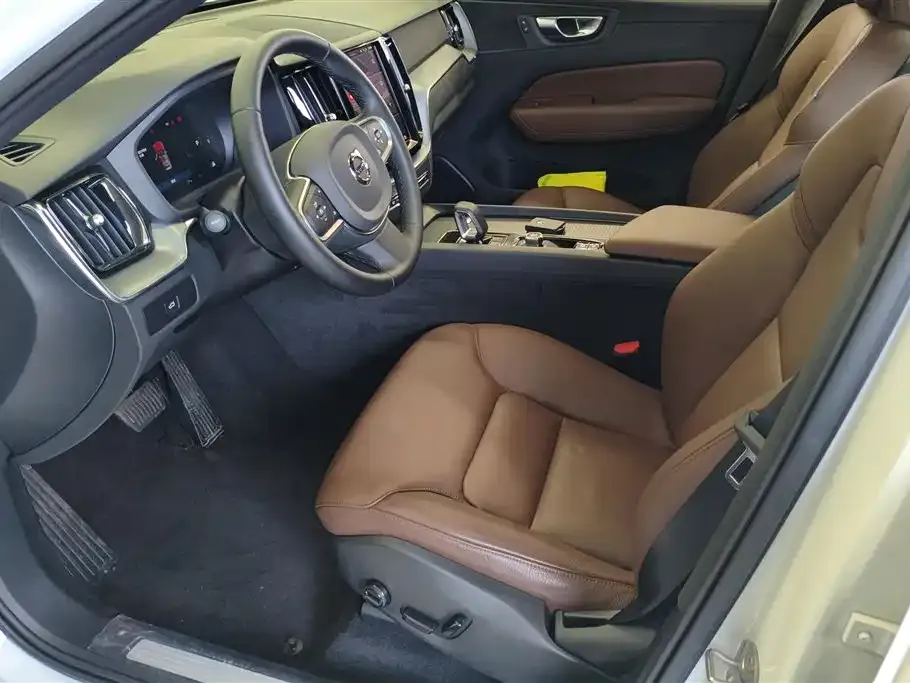 Volvo XC60 2025 из CN, фото 8