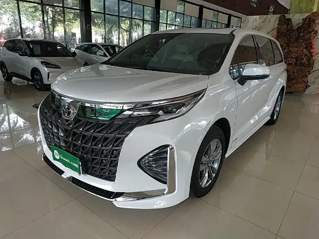 Toyota Sienna 2025 из CN, фото 1