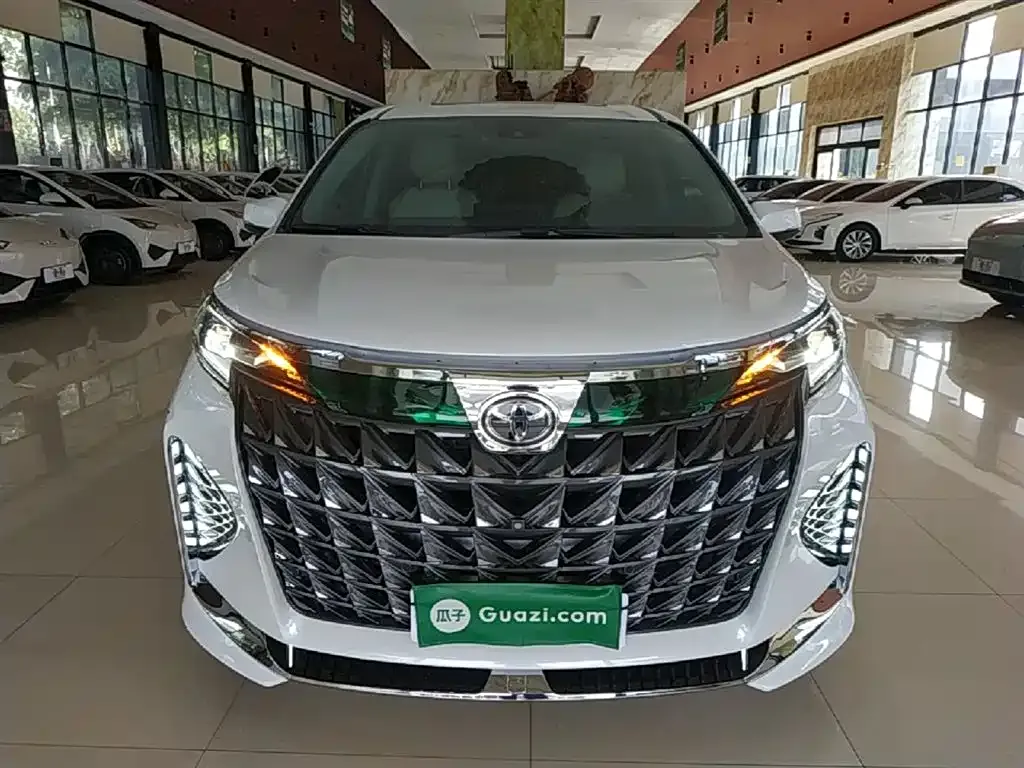 Toyota Sienna 2025 из CN, фото 9
