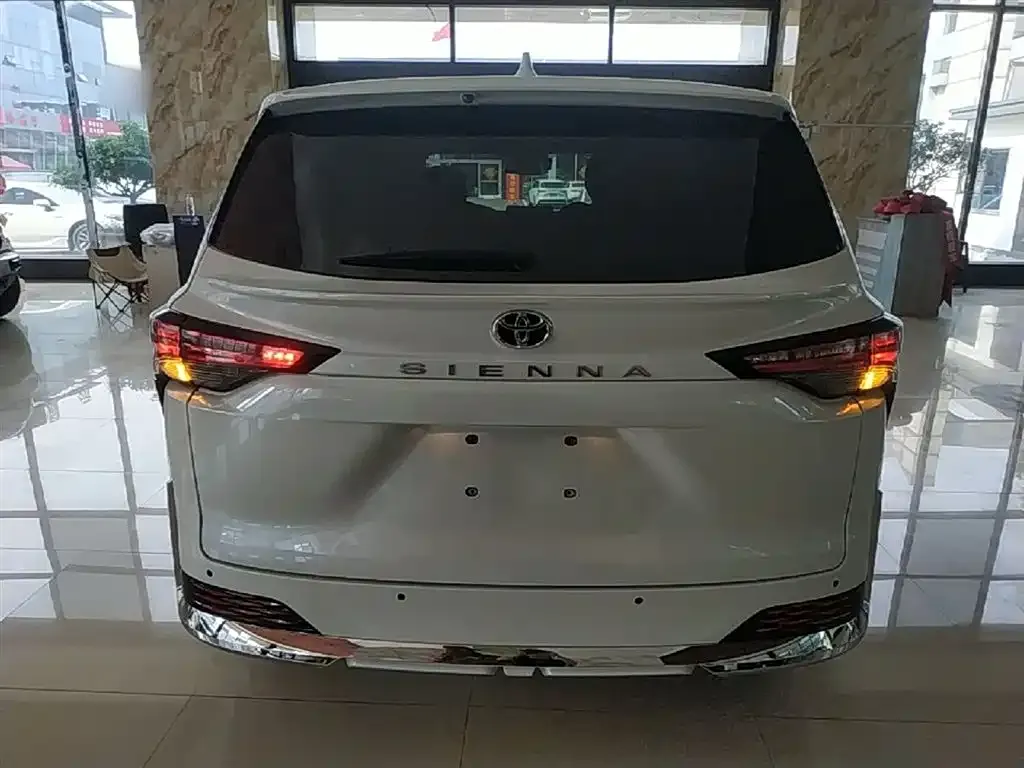 Toyota Sienna 2025 из CN, фото 4