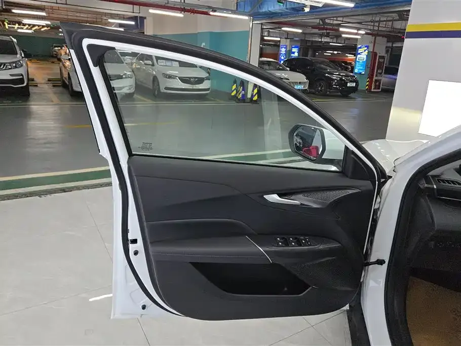 Changan Eado — фото 10