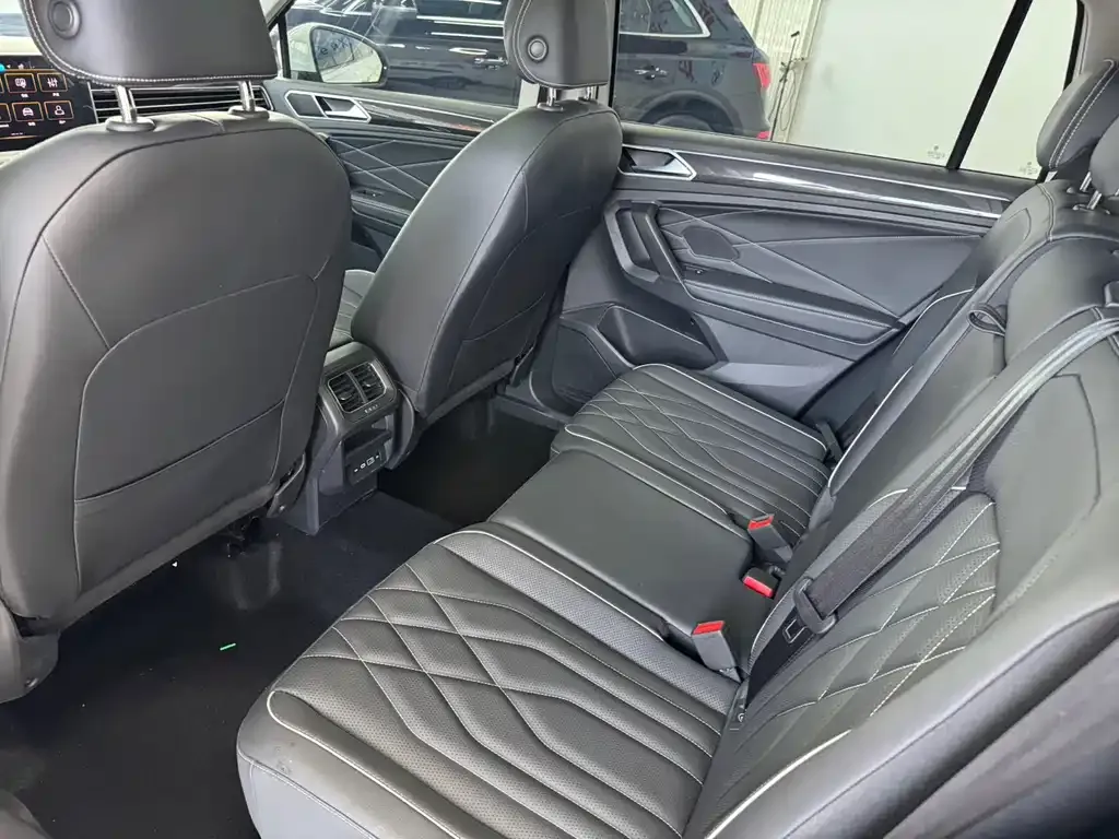 Volkswagen Tiguan L 2022 из CN, фото 7