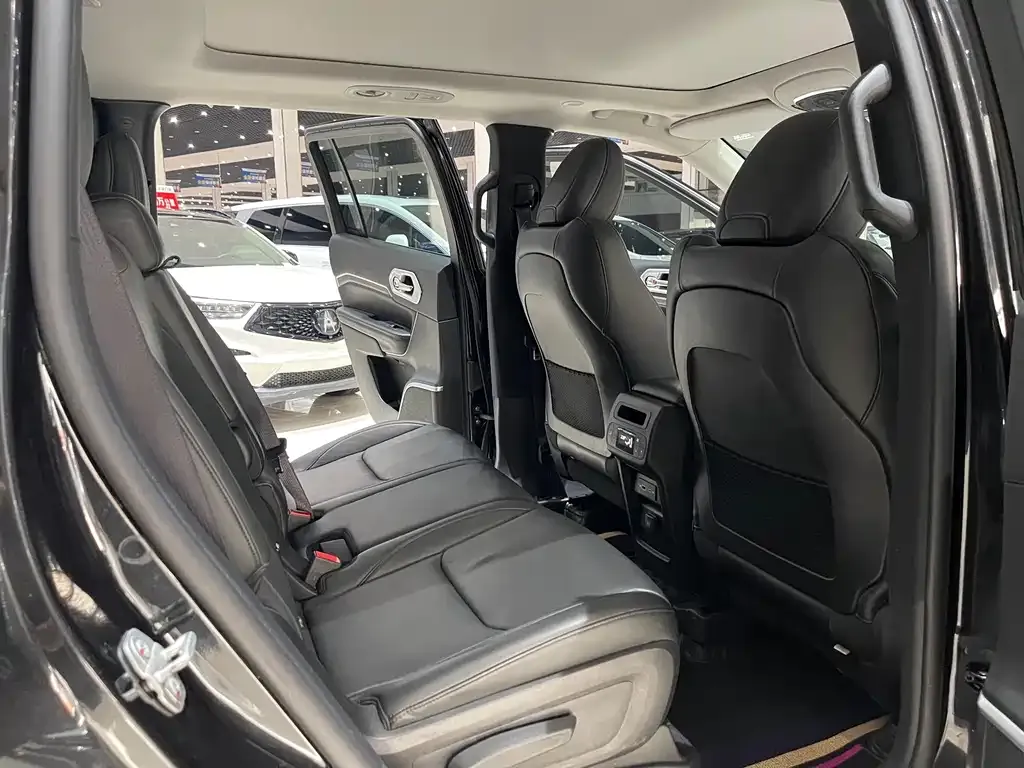Jeep Grand Commander 2021 из CN, фото 3