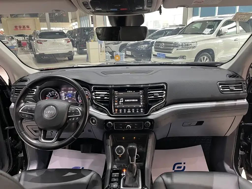 Jeep Grand Commander 2021 из CN, фото 9