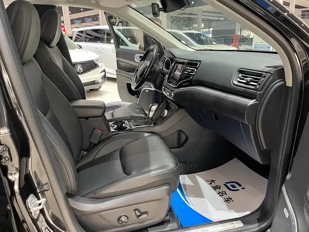 Jeep Grand Commander 2021 из CN, фото 8