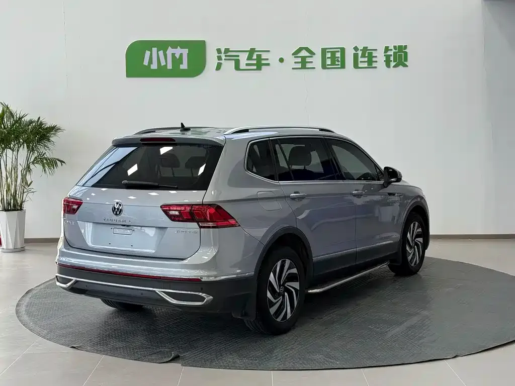 Volkswagen Tiguan L — фото 6