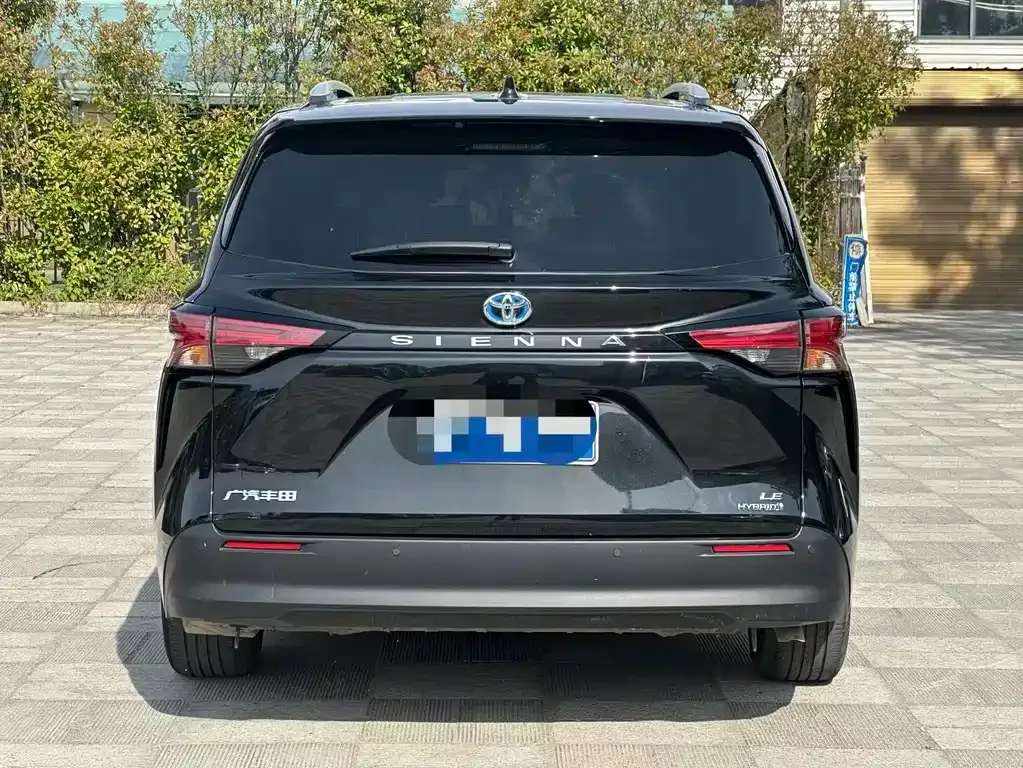 Toyota Sienna — фото 6