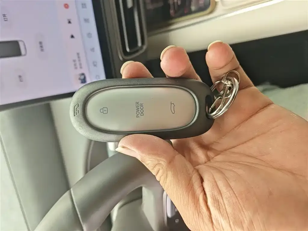 Li Auto MEGA 2024 из CN, фото 2