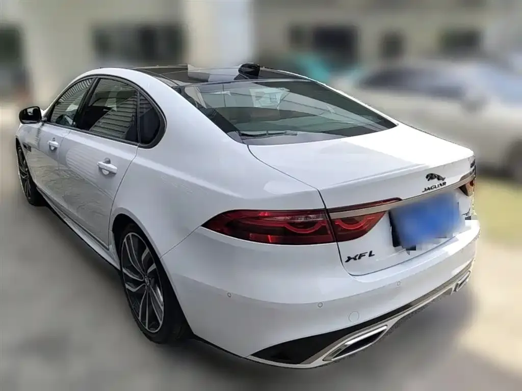 Jaguar XFL — фото 3