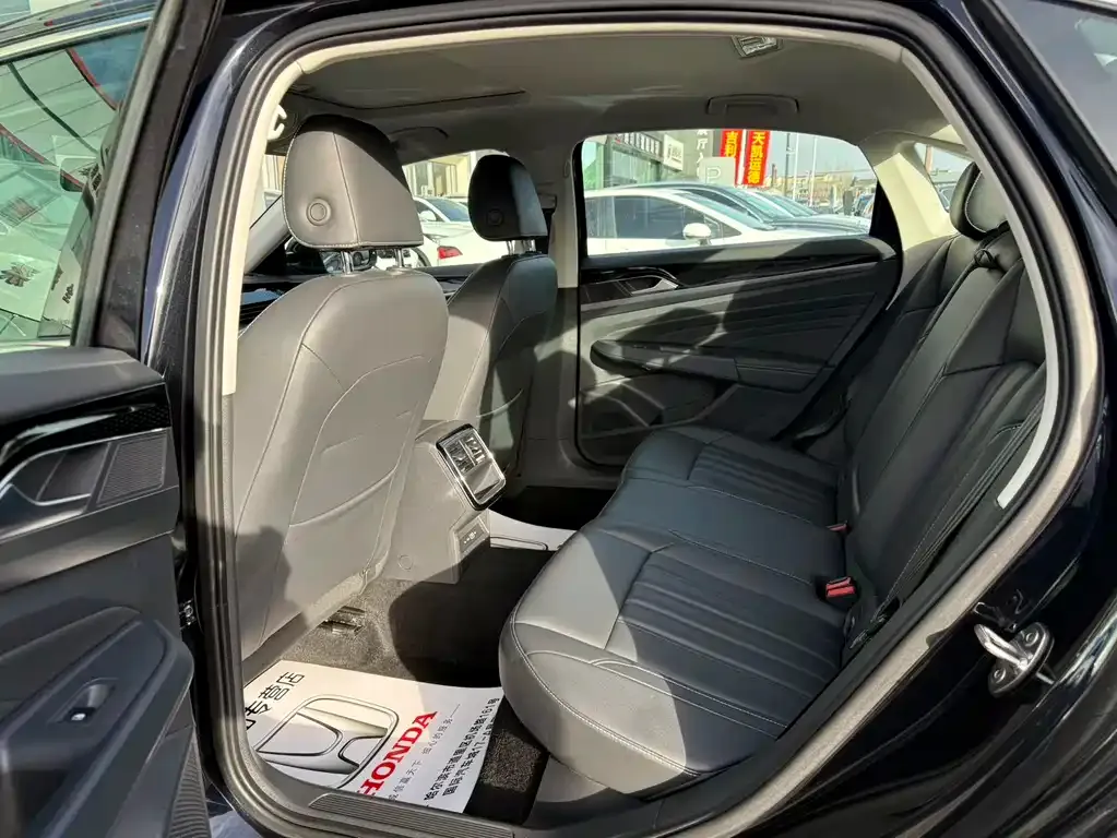 Volkswagen Passat — фото 3