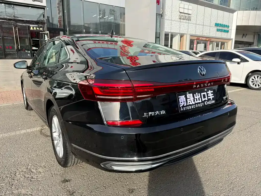 Volkswagen Passat — фото 9