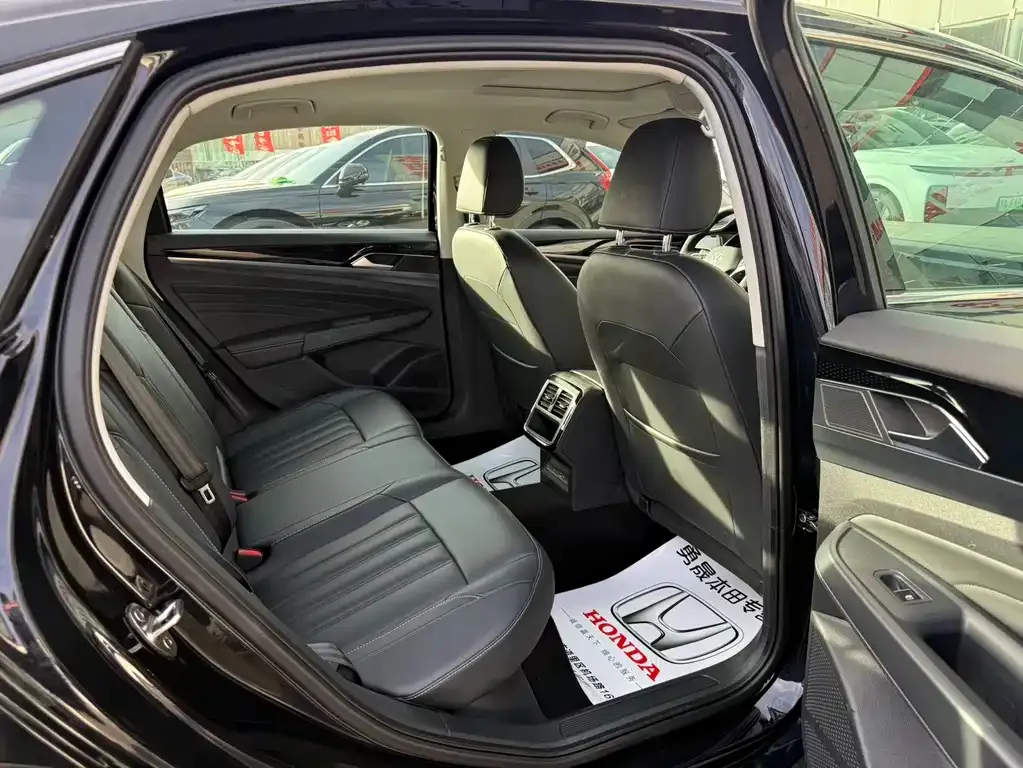 Volkswagen Passat — фото 5