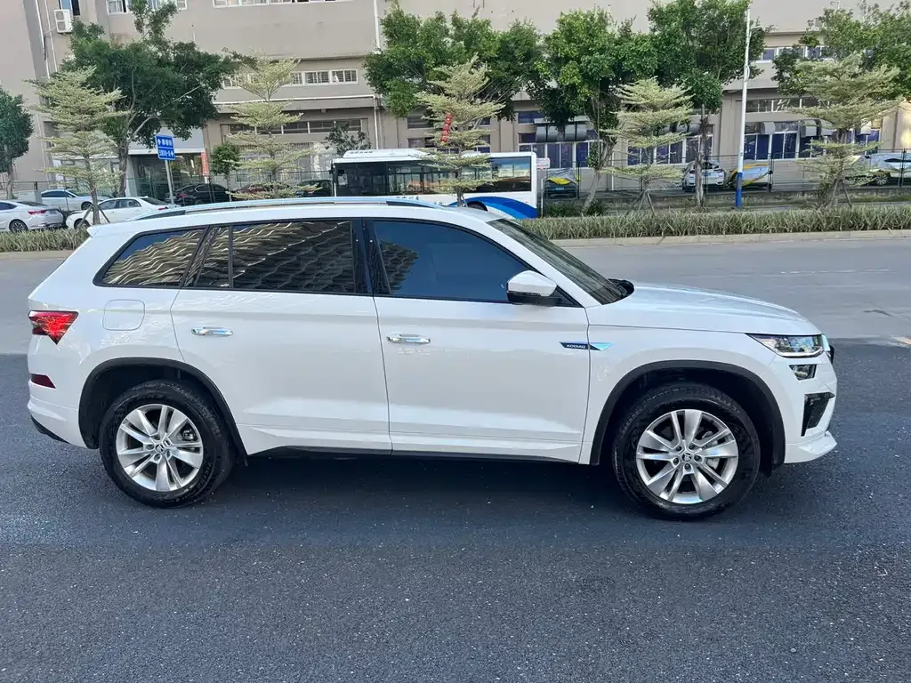 Skoda Kodiaq — фото 5