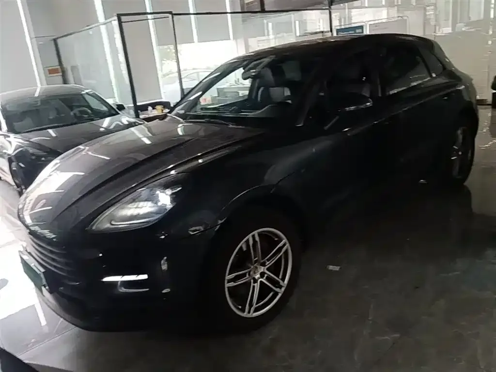 Porsche Macan — фото 1