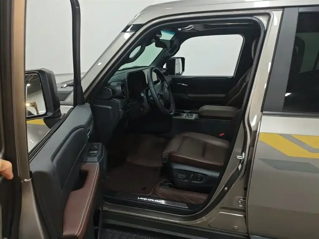Toyota Prado — фото 2
