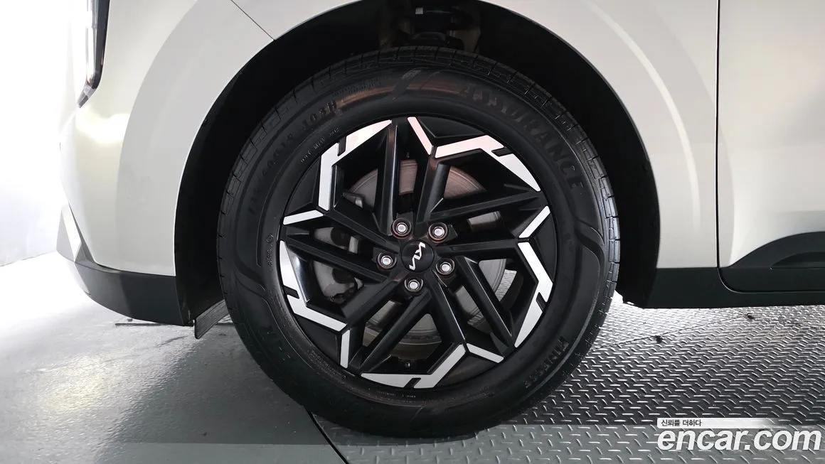 Kia Carnival — фото 10