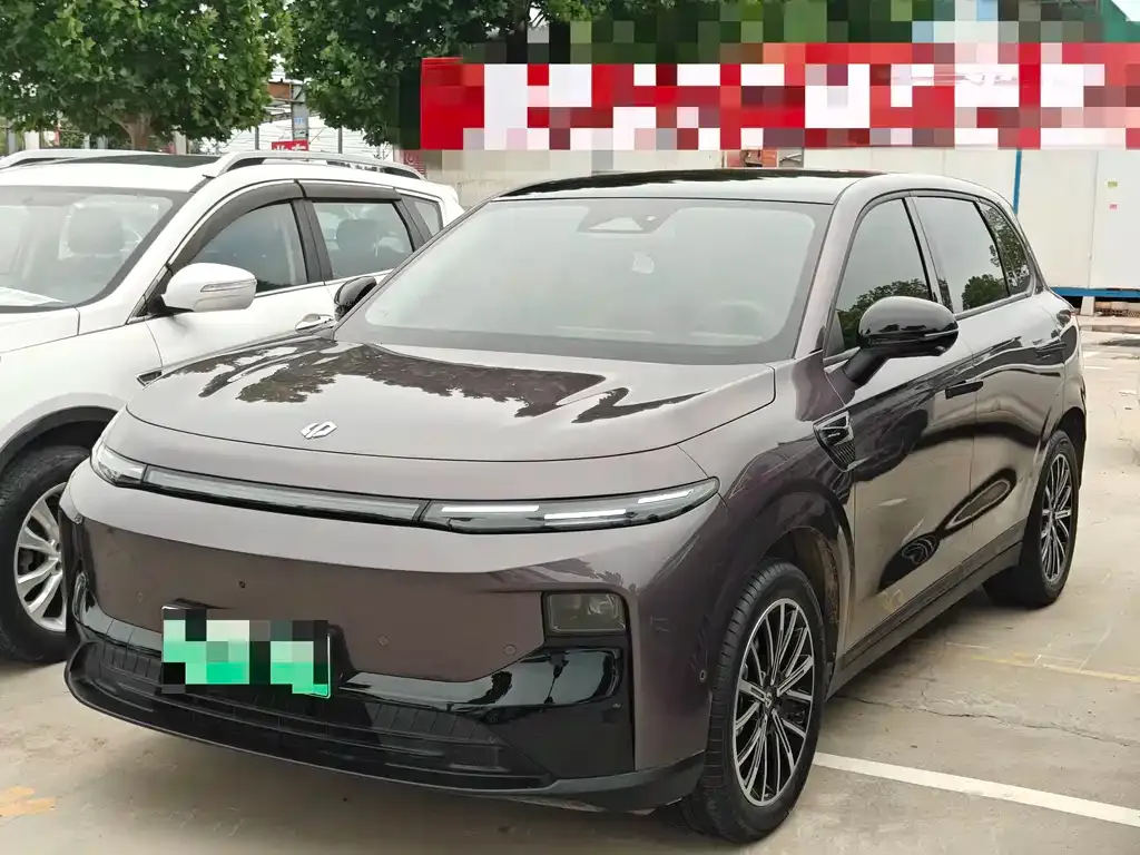 Leapmotor B10