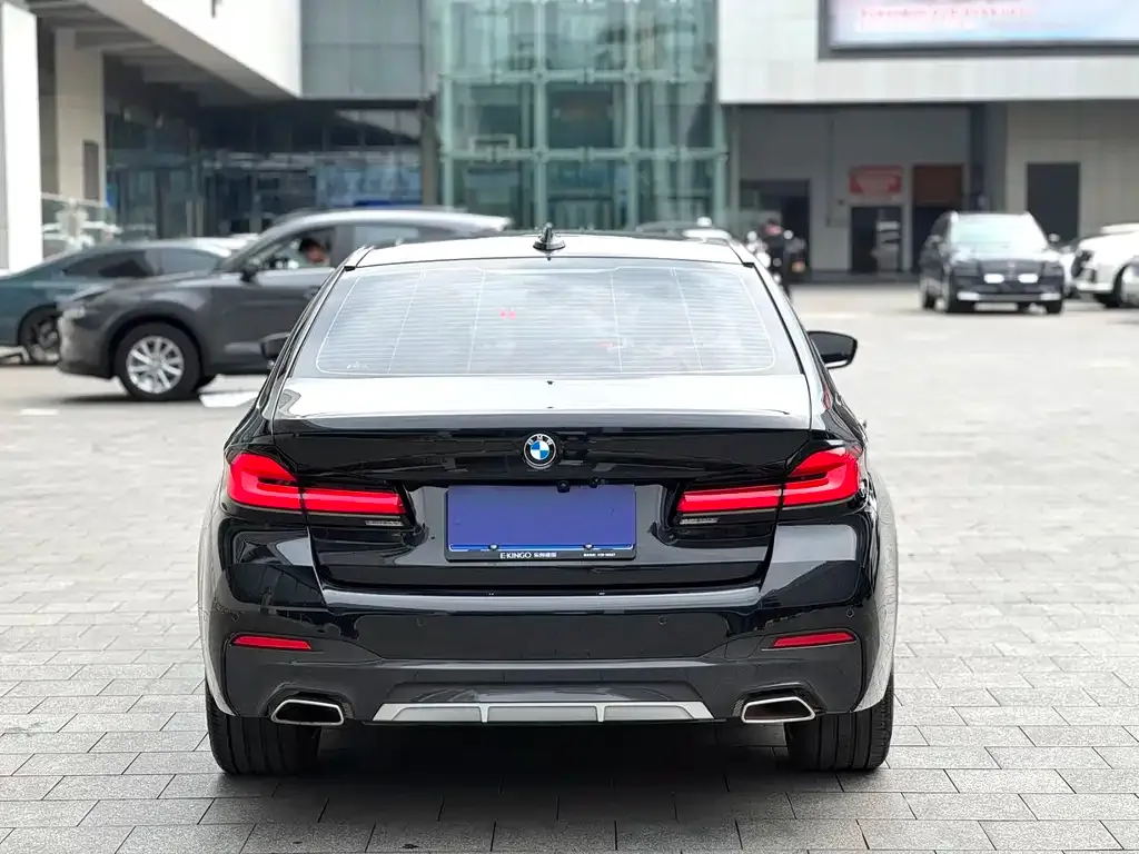 BMW 5 Series — фото 2