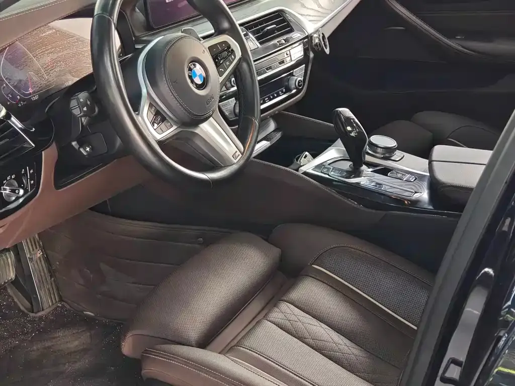 BMW 5 Series — фото 6