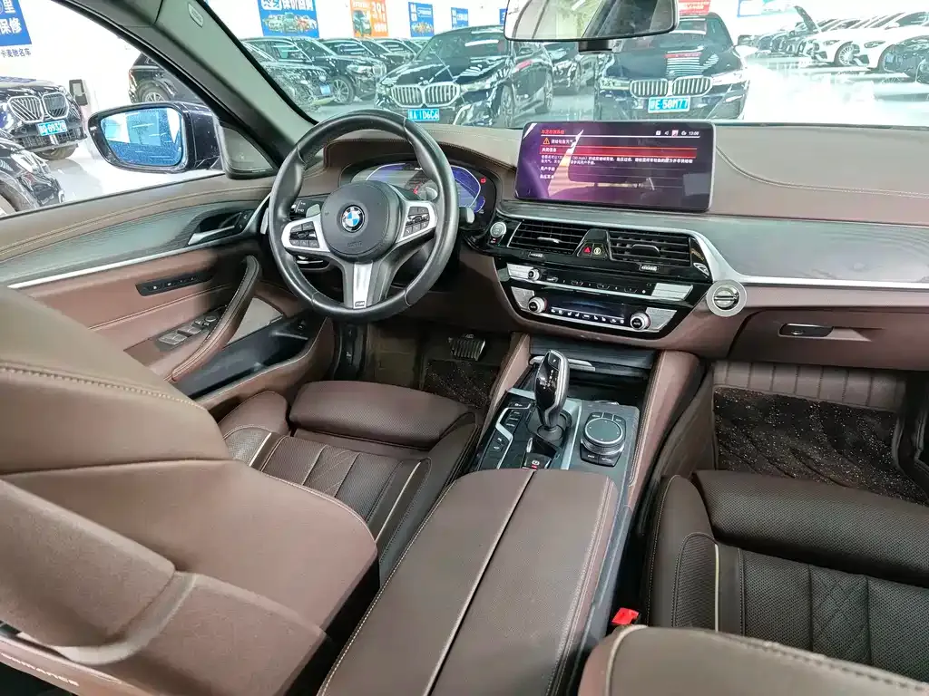 BMW 5 Series — фото 5