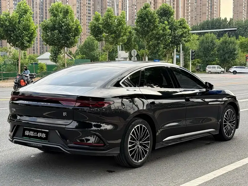 BYD Han — фото 3