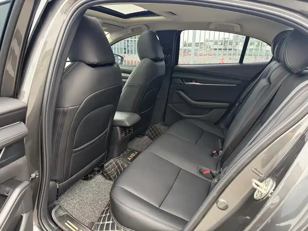 Mazda 3 Axela 2021 из CN, фото 2
