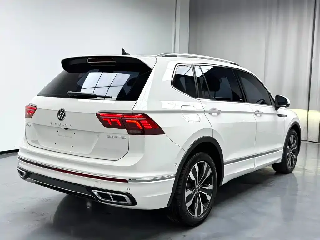 Volkswagen Tiguan L — фото 3