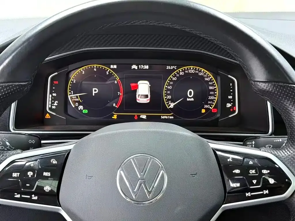 Volkswagen Tiguan L — фото 6