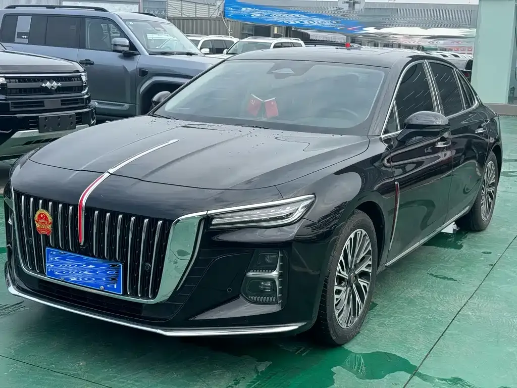 Hongqi H5 — фото 1