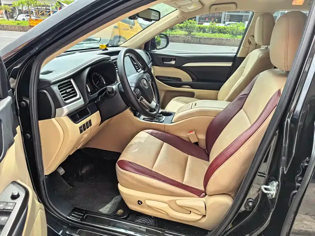 Toyota Highlander 2022 из CN, фото 3