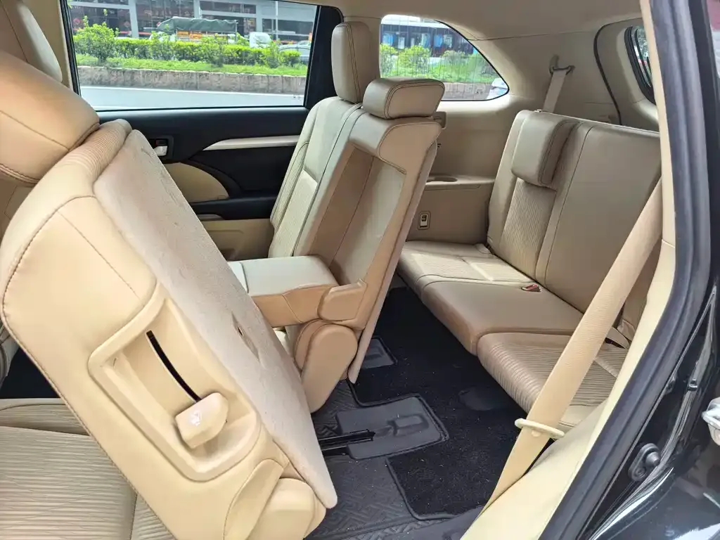 Toyota Highlander 2022 из CN, фото 2