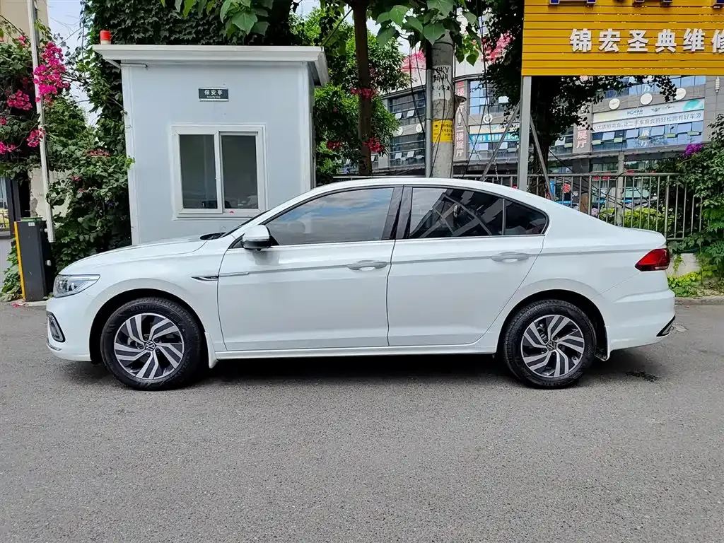 Volkswagen Bora 2024 из CN, фото 10