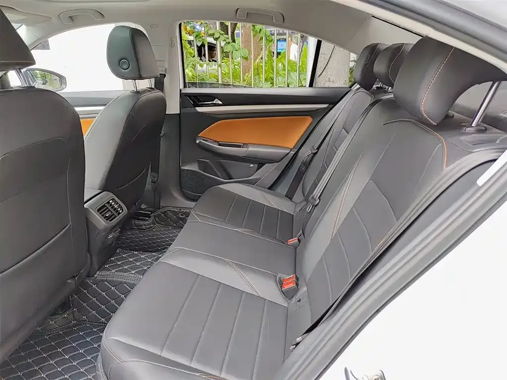 Volkswagen Bora 2024 из CN, фото 5