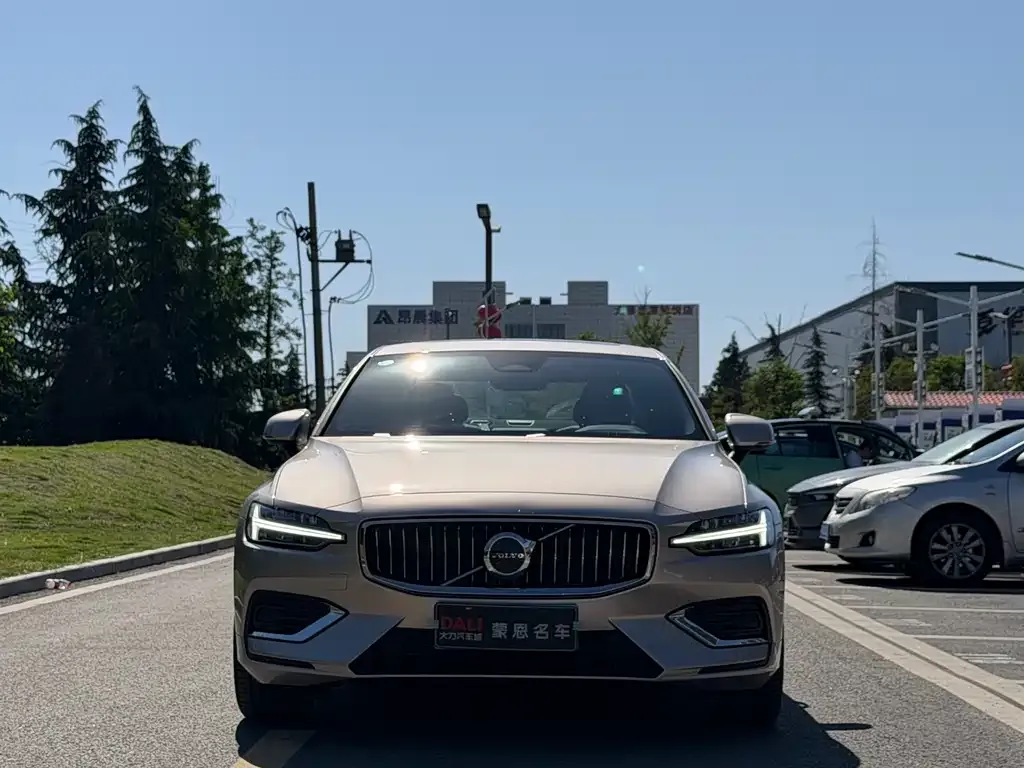 Volvo S60 2026 из CN, фото 2