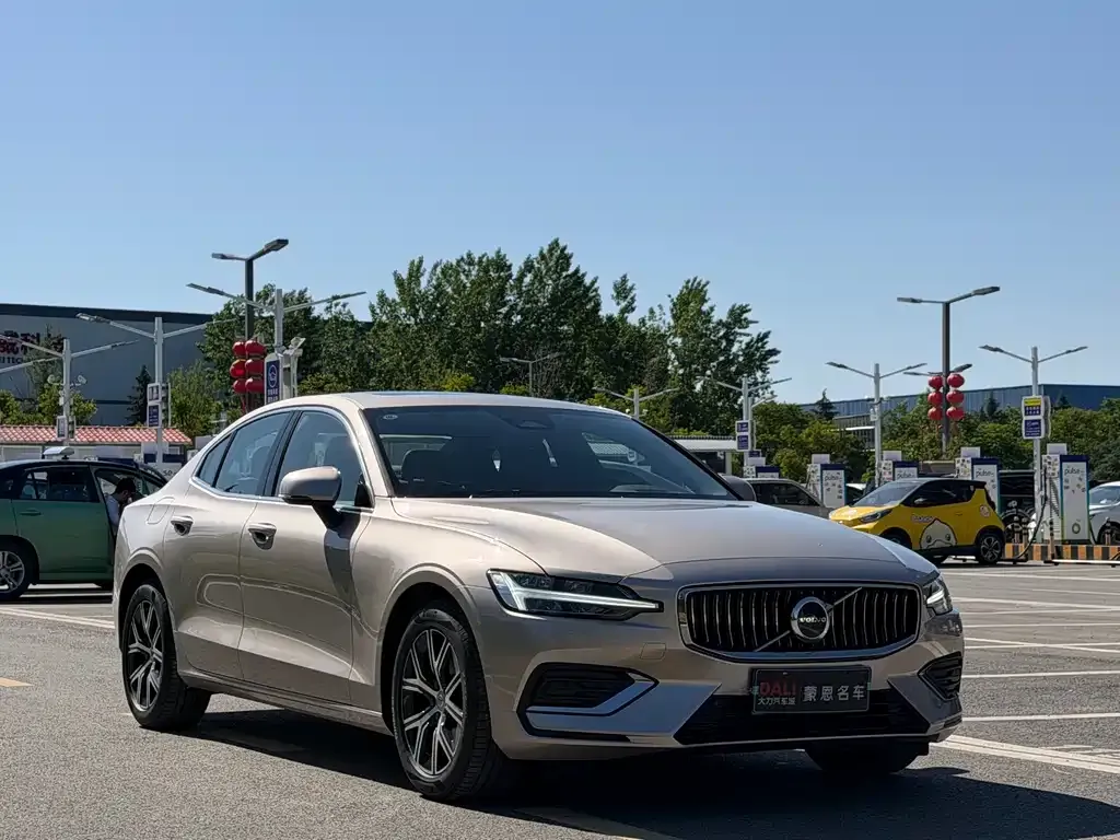 Volvo S60 2026 из CN, фото 6