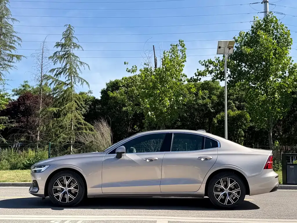 Volvo S60 2026 из CN, фото 9
