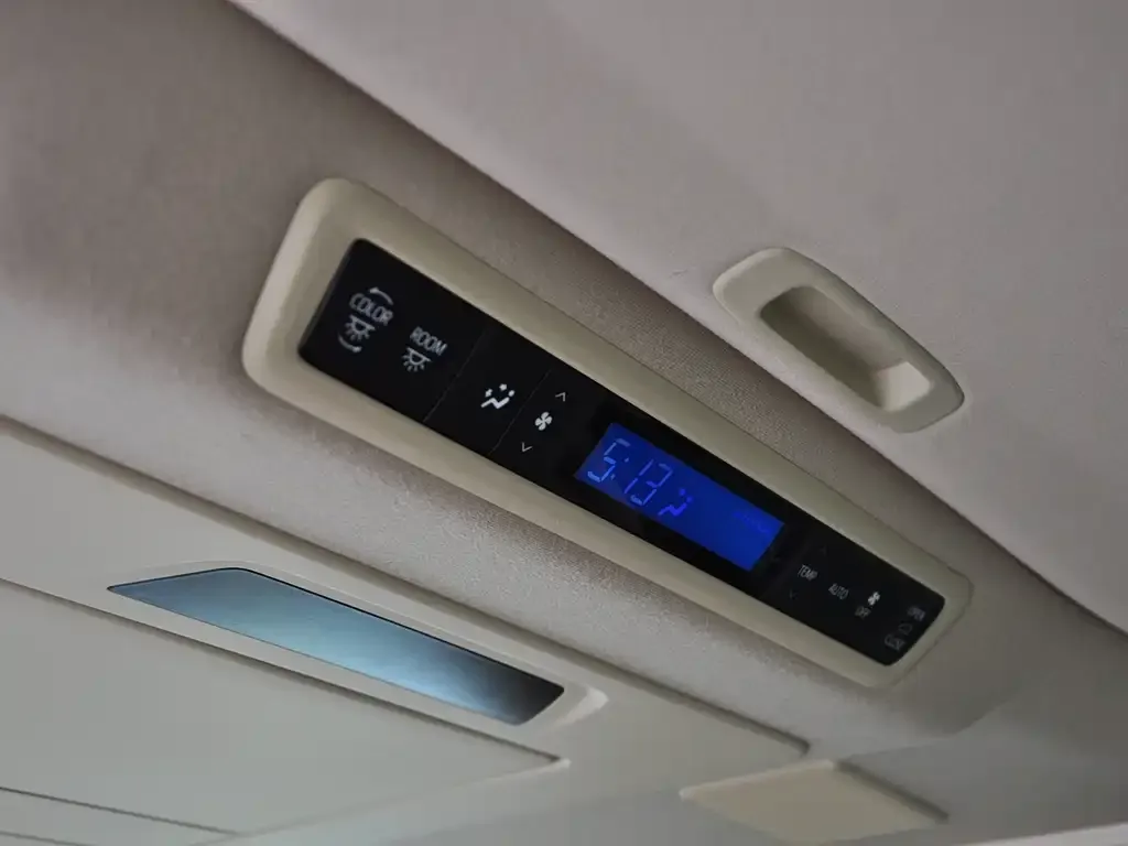 Toyota Alphard — фото 3
