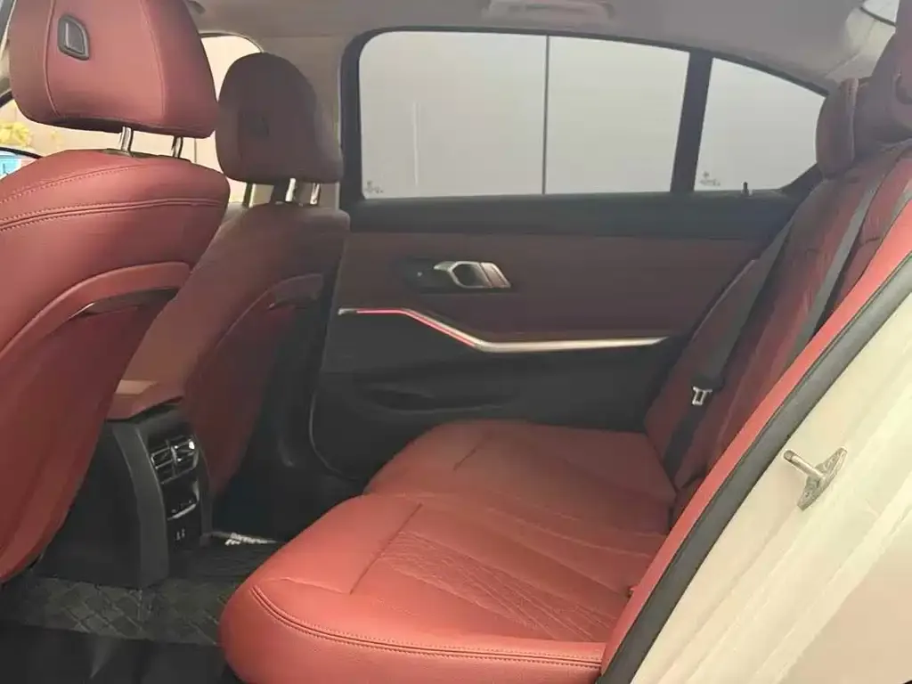 BMW 3 Series 2024 из CN, фото 2
