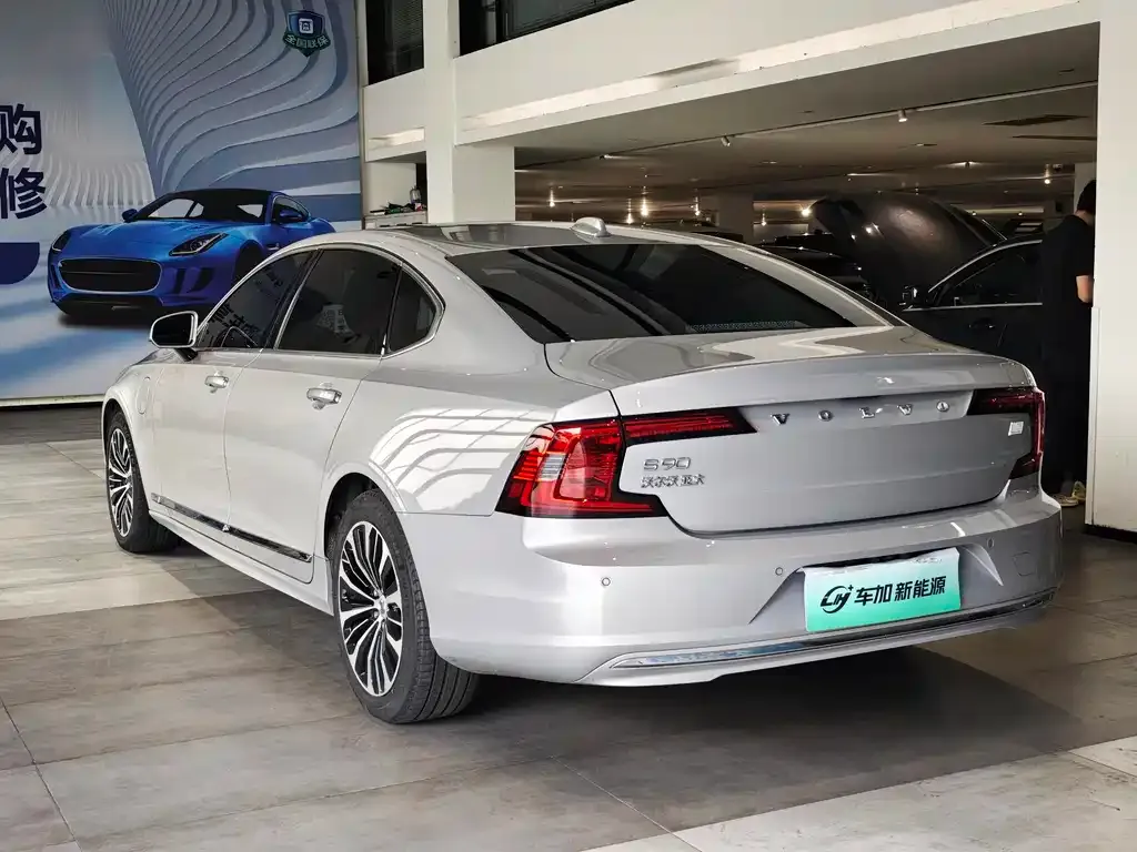 Volvo S90 PHEV 2023 из CN, фото 6