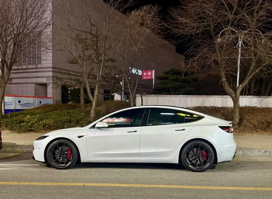 Tesla Model 3 — фото 5