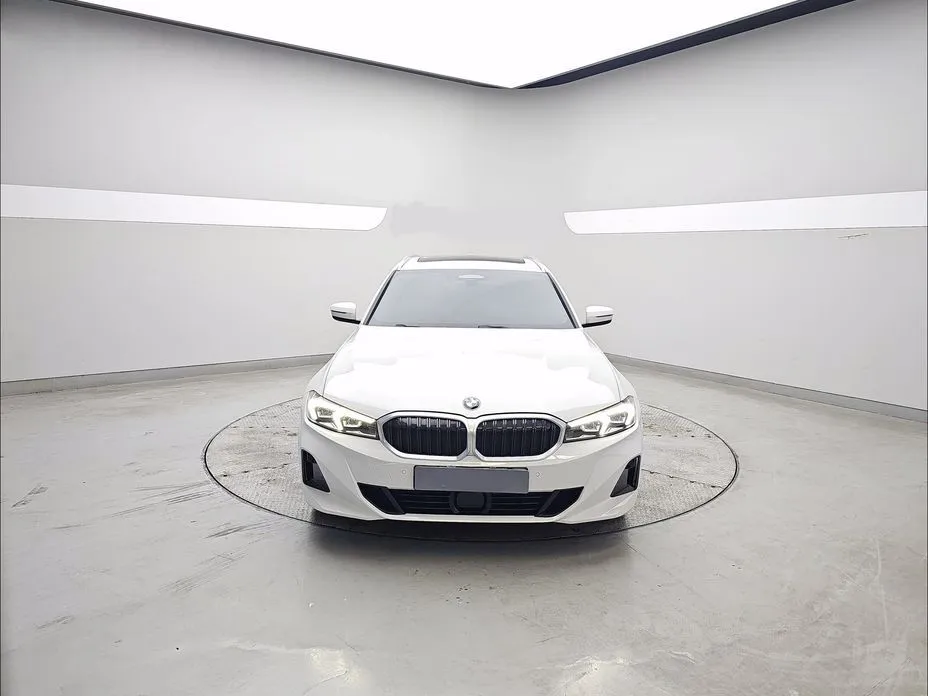BMW 3-Series 2023 из KR, фото 10