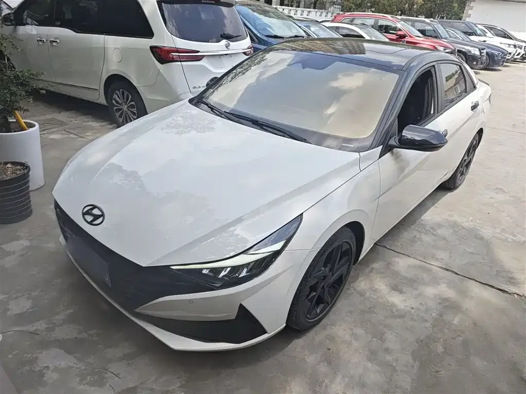 Hyundai Elantra — фото 4