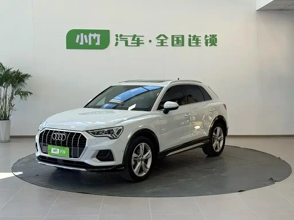 Audi Q3 — фото 1