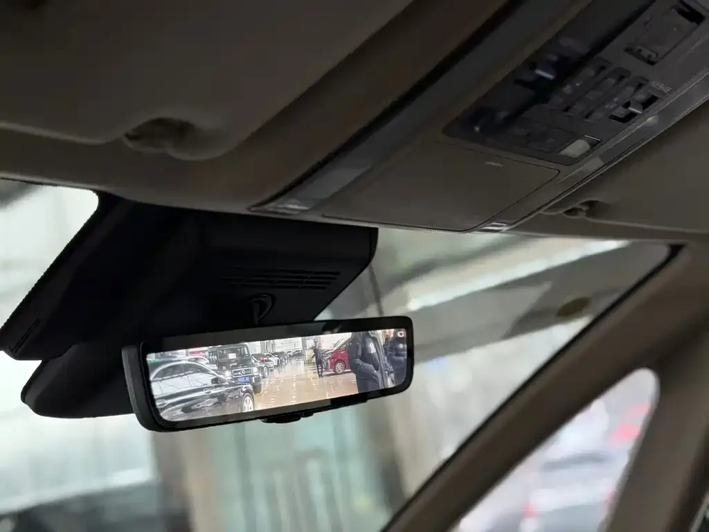 Toyota Alphard — фото 8