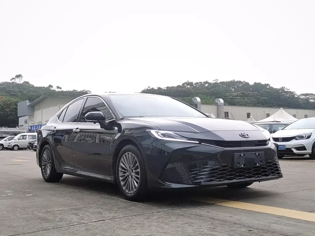 Toyota Camry 2024 из CN, фото 2