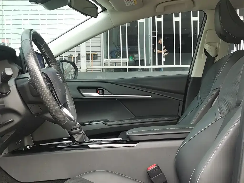 Toyota Camry 2024 из CN, фото 6