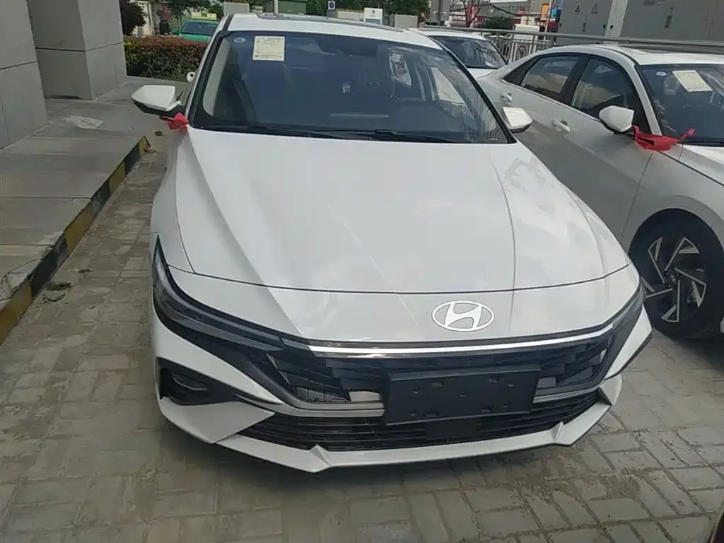 Hyundai Elantra — фото 9