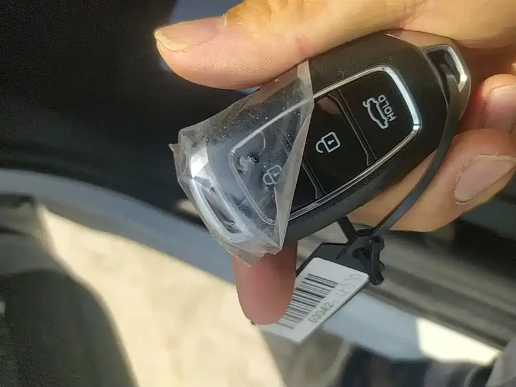 Hyundai Elantra — фото 2