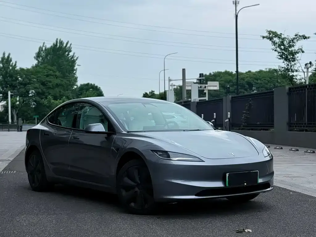 Tesla Model 3 — фото 8
